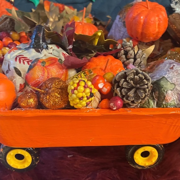 Fall Harvest Autumn Wagon with Pumpkins,Pine Cones & Leaves,Holiday Decor,New - Picture 3 of 4